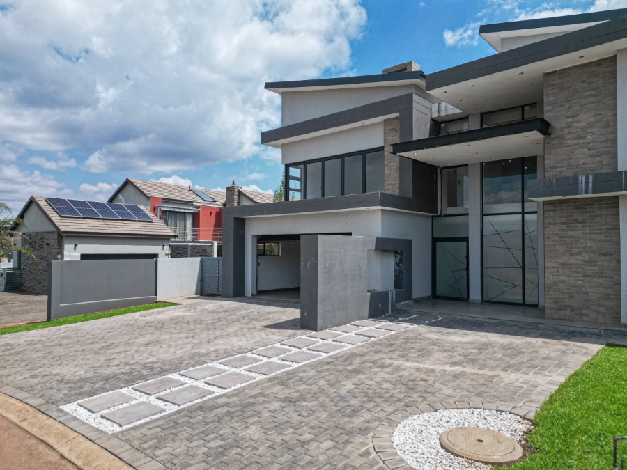 6 Bedroom Property for Sale in Gateway Manor North West